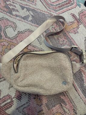 Cozy Beige Sherpa Belt Bag - Unbranded